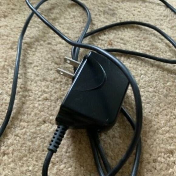 LG Cell Phone AC Adapter Model TA-P01WR - Picture 4 of 7